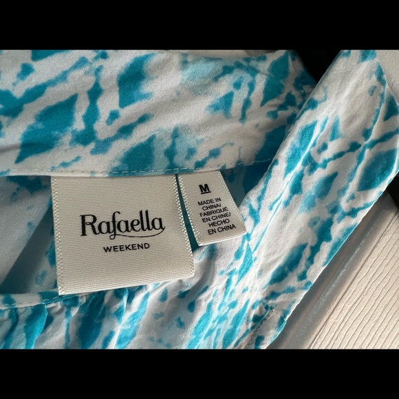 Pretty Rafaela Blue Print Sleeveless Linen Top with white decorative puff balls - Picture 4 of 8